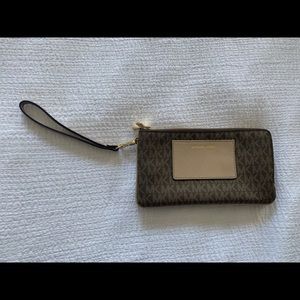 Michael Kors wristlet